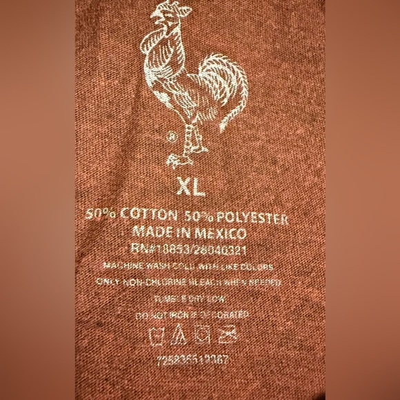 Sriracha “Awesome Sauce” Graphic Tee XL | Funny Hot Sauce Shirt Rooster Logo - Picture 3 of 4